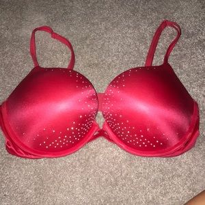 Lightly worn red vs bra